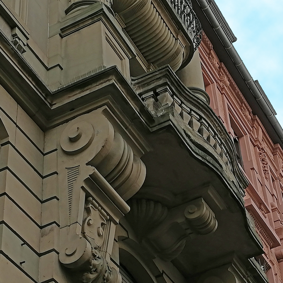 Abbildung: Historisches Mehrfamilienhaus in Mannheim-Oststadt – Sanierung