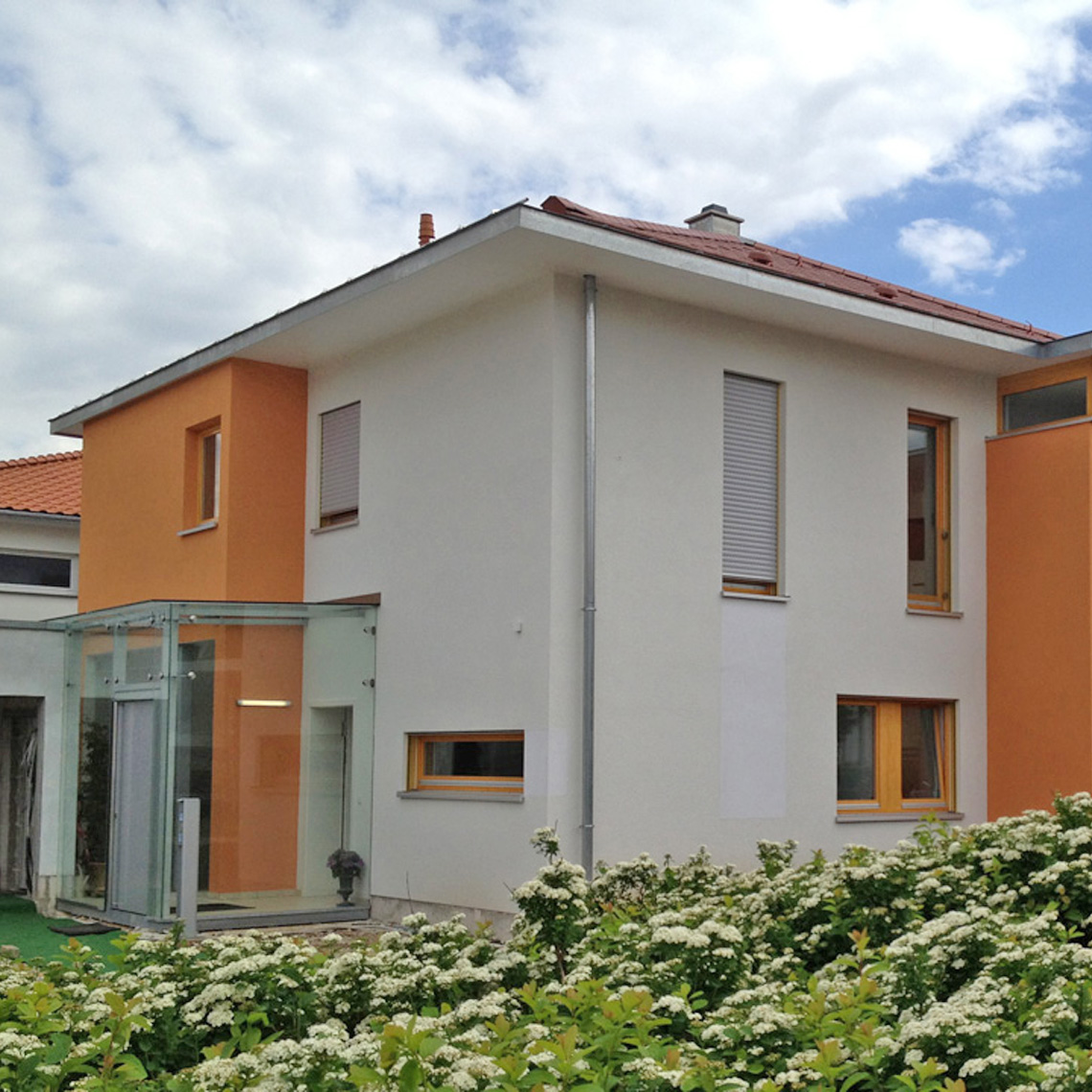 Abbildung: Haus Ensslen in Mannheim-Wallstadt - Neubau eines Wohnhauses mit Arztpraxis und Labor