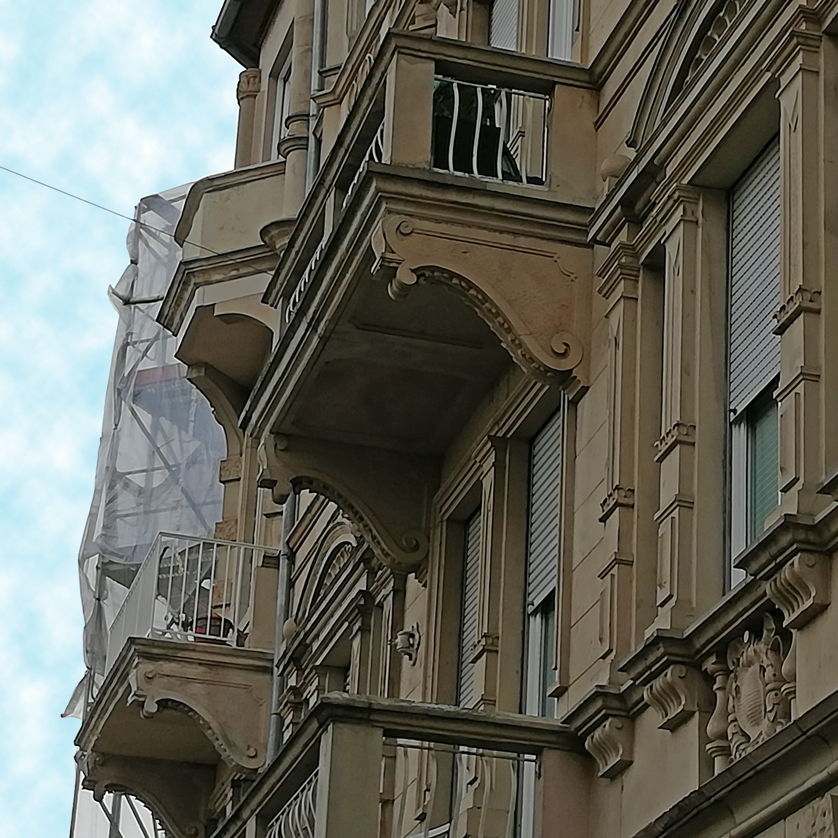 Abbildung: Historisches Mehrfamilienhaus in Mannheim-Oststadt – Sanierung